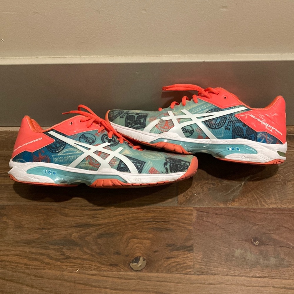 Womens ASICS athletic shoes!